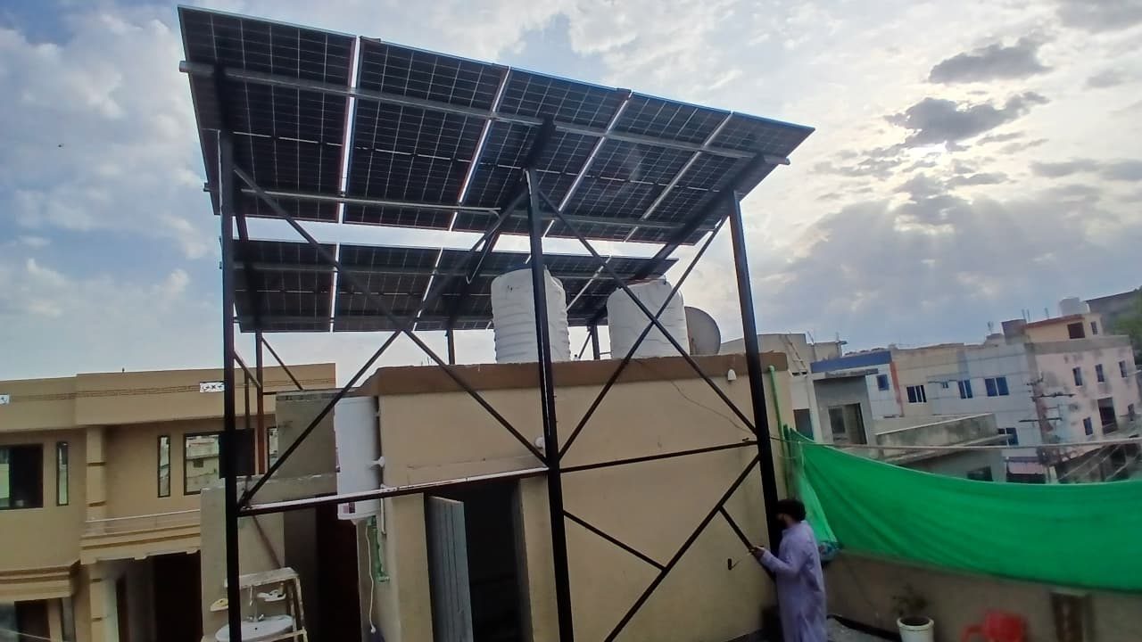6.4 KW Hybrid Solar System — Residential